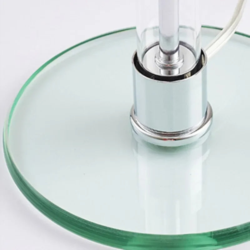 Bauhaus Tischlampe – Weiße Glasleuchte im Dänischen Nordic Design