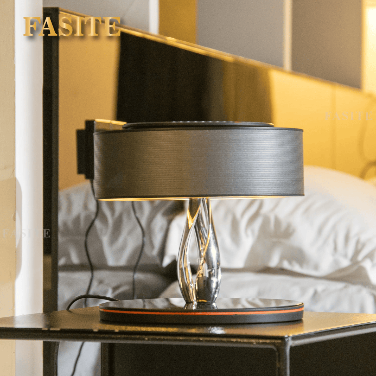 Smart LED Tischlampe mit BT Lautsprecher, Dual Wireless Charger & Dimmfunktion